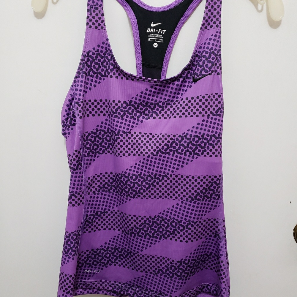 Nike top